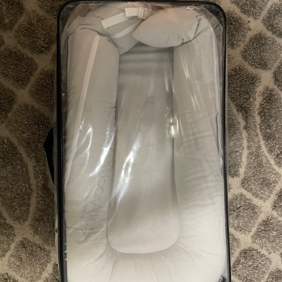 Dockatot Deluxe+ - Picture 1 of 4